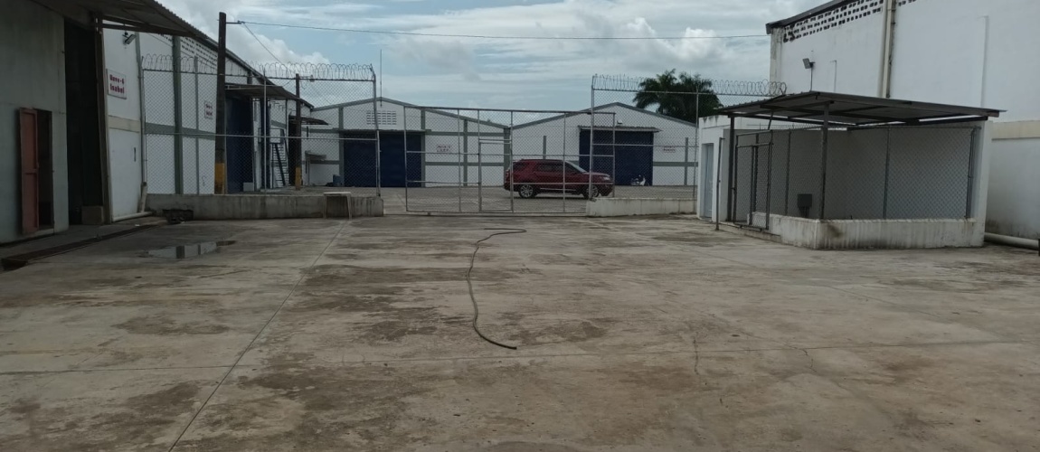 naves industriales en alquiler naves industriales Santo Domingo parque industrial El Higüero alquiler de naves logísticas acceso a puerto Caucedo acceso a puerto Haina almacenes industriales en renta naves con patio de maniobra naves cerca del aeropuerto renta de naves en zona industrial industrial warehouses for lease warehouses near El Higüero Airport Santo Domingo industrial park logistics warehouses for rent access to Caucedo Port access to Haina Port warehouses with truck yard industrial space for rent Dominican Republic ready-to-occupy industrial buildings warehouses with office space