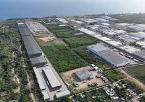 Naves Industriales Parque Logístico Ubicación Estratégica Autopista Las Américas Santo Domingo Este Cerca del Puerto de Caucedo Cerca del Aeropuerto Las Américas (AILA) Nave Industrial en Alquiler Almacén en Alquiler Build to Suit Manufactura Logística y Distribución Almacenaje Altura Libre 7–10 m Techo de Concreto Construcción Sólida Parqueo para Tráilers Acceso para Camiones Seguridad 24/7 Contratos Flexibles Contrato desde 1 Año Complejo Industrial Moderno Logística de Última Milla Ubicación Estratégica en el Caribe Industrial Warehouses Logistics Park Prime Location Las Américas Highway Santo Domingo Este Near Caucedo Port Near Las Américas International Airport (AILA) Warehouse for Lease Industrial Space for Lease Build-to-Suit Manufacturing Facility Logistics & Distribution Storage & Warehousing High Clear Height (7–10 m) Concrete Roof Solid Construction Trailer Parking Truck Access 24/7 Security Flexible Lease Terms One-Year Lease Available Modern Industrial Complex Last-Mile Logistics Strategic Location Caribbean Naves Industriales Parque Logístico Ubicación Estratégica Autopista Las Américas Santo Domingo Este Cerca del Puerto de Caucedo Cerca del Aeropuerto Las Américas (AILA) Nave Industrial en Alquiler Almacén en Alquiler Build to Suit Manufactura Logística y Distribución Almacenaje Altura Libre 7–10 m Techo de Concreto Construcción Sólida Parqueo para Tráilers Acceso para Camiones Seguridad 24/7 Contratos Flexibles Contrato desde 1 Año Complejo Industrial Moderno Logística de Última Milla Ubicación Estratégica en el Caribe Industrial Warehouses Logistics Park Prime Location Las Américas Highway Santo Domingo Este Near Caucedo Port Near Las Américas International Airport (AILA) Warehouse for Lease Industrial Space for Lease Build-to-Suit Manufacturing Facility Logistics & Distribution Storage & Warehousing High Clear Height (7–10 m) Concrete Roof Solid Construction Trailer Parking Truck Access 24/7 Security Flexible Lease Terms One-Year Lease Available Modern Industrial Complex Last-Mile Logistics Strategic Location Caribbean