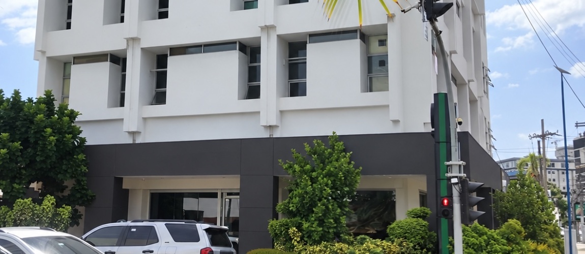 corporate and professional office operations, including full backup power generator, automatic electrical transfer, water storage, elevators, reception and 24-hour security. Santo Domingo, Distrito Nacional.