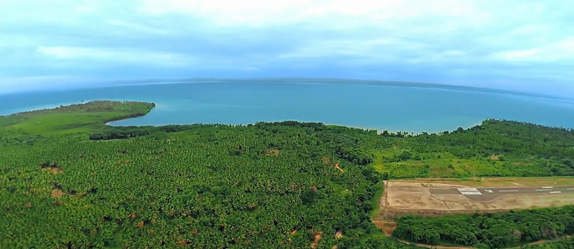 Samana land for sale beachfront land Dominican Republic land with private beaches Dominican Republic real estate resort development land villa development Samana investment property Dominican Republic land near airstrip DR Samana beachfront property Caribbean investment land terreno en venta Samaná terreno frente al mar República Dominicana propiedad con playas privadas bienes raíces República Dominicana terreno para resort desarrollo de villas Samaná inversión inmobiliaria Caribe terreno con acceso aéreo terreno turístico Samaná oportunidad de inversión RD